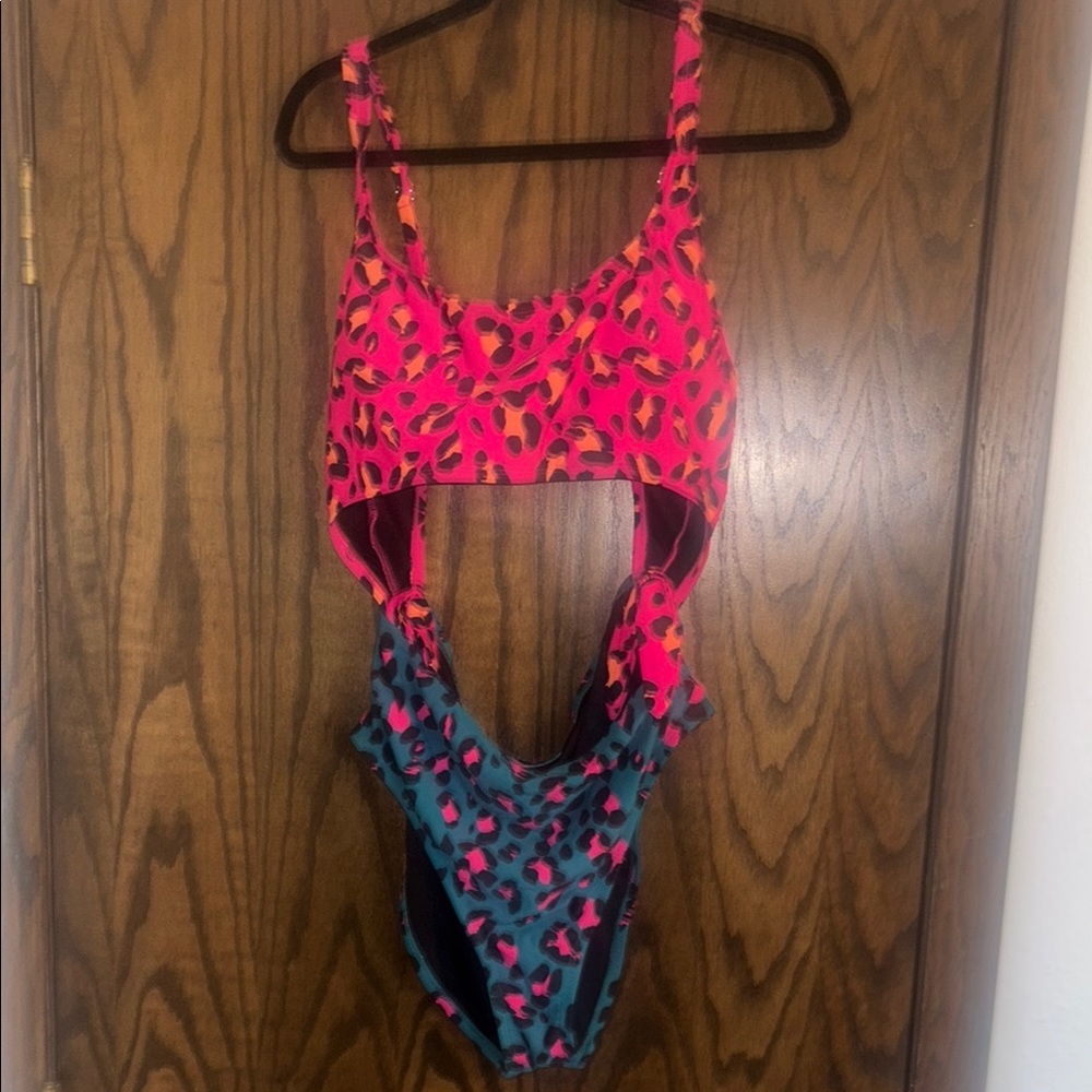 Decree One Piece Animal Print Split Swimsuit size 1X